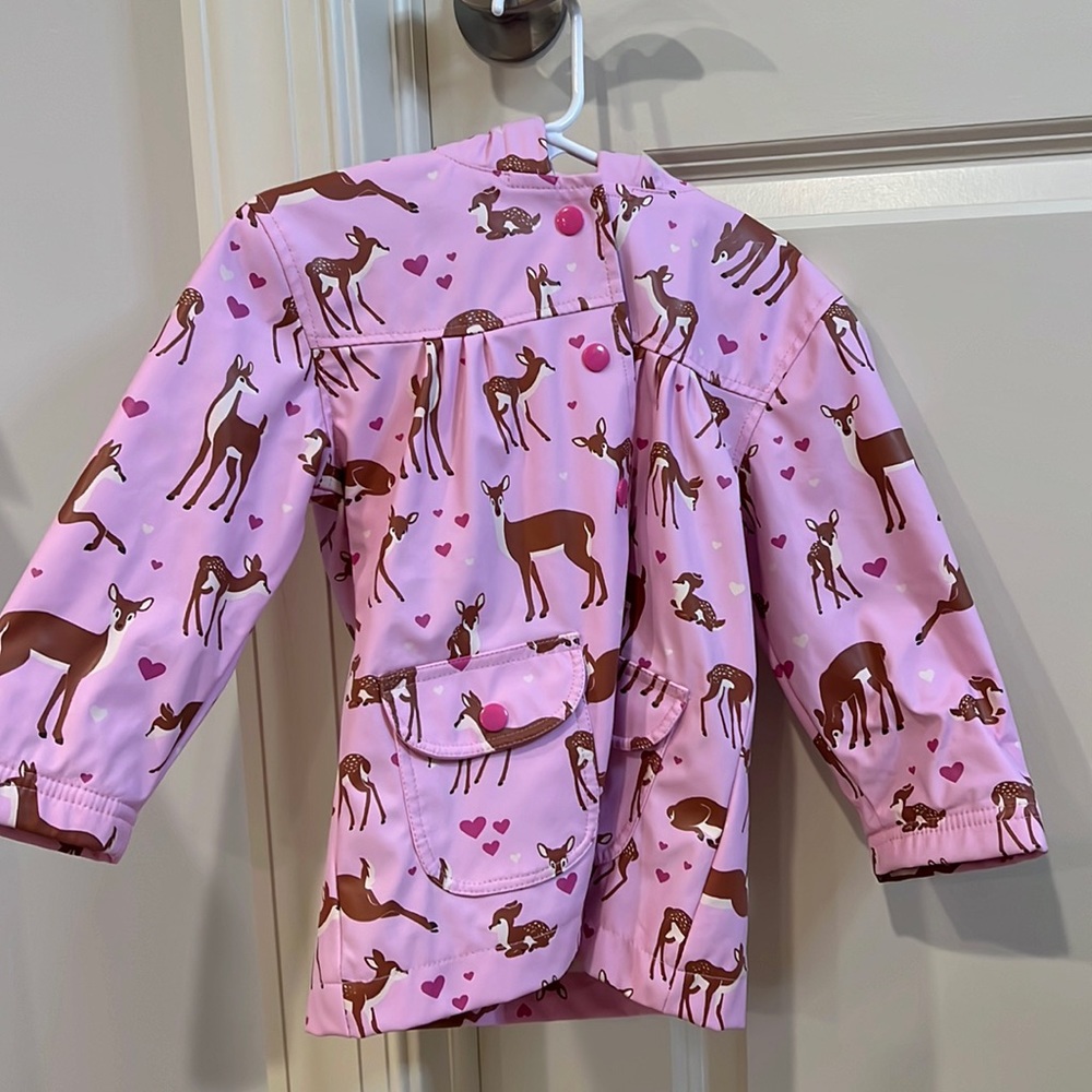 Hatley raincoat. Size 2. Don’t miss out on this one!